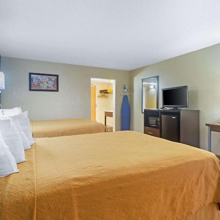 Econo Lodge Inn & Suites Gatlinburg At The Convention Center Luaran gambar