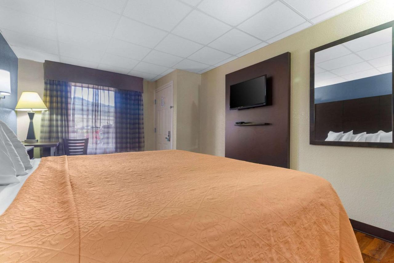 Econo Lodge Inn & Suites Gatlinburg At The Convention Center Luaran gambar