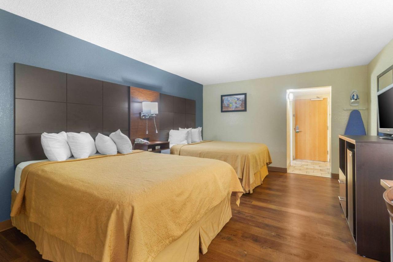 Econo Lodge Inn & Suites Gatlinburg At The Convention Center Luaran gambar