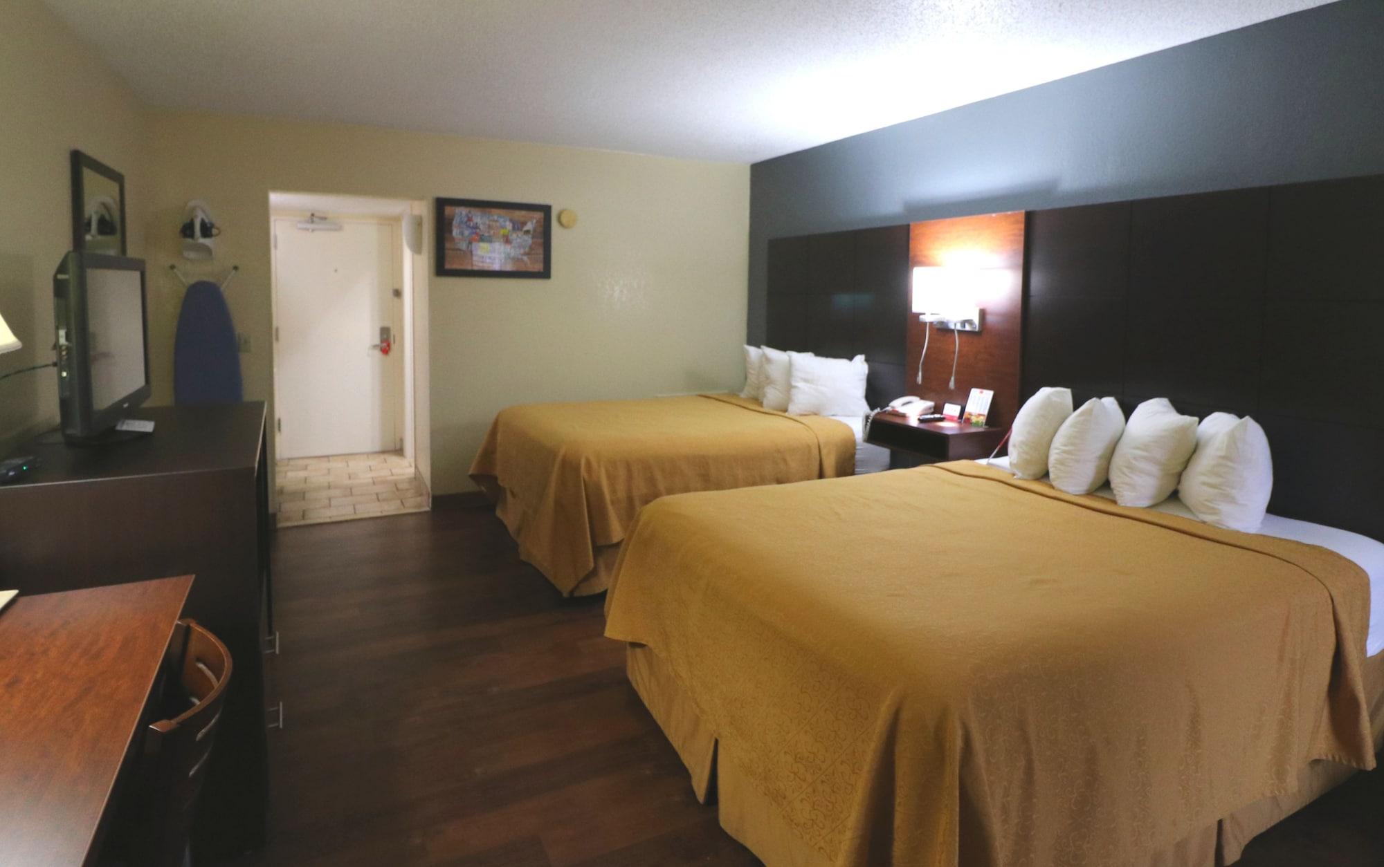 Econo Lodge Inn & Suites Gatlinburg At The Convention Center Luaran gambar