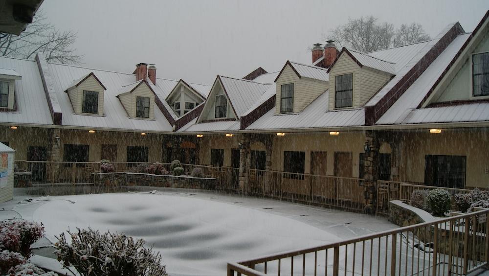 Econo Lodge Inn & Suites Gatlinburg At The Convention Center Luaran gambar