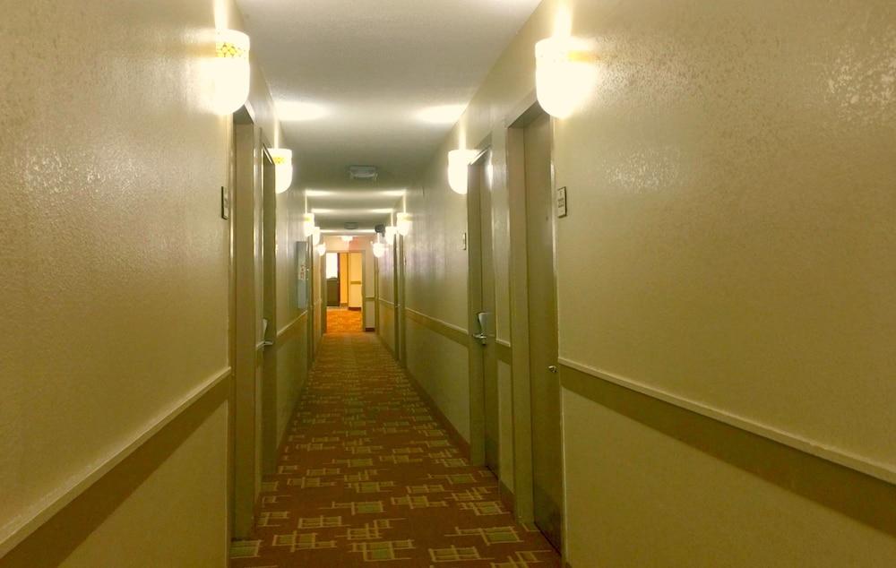 Econo Lodge Inn & Suites Gatlinburg At The Convention Center Luaran gambar