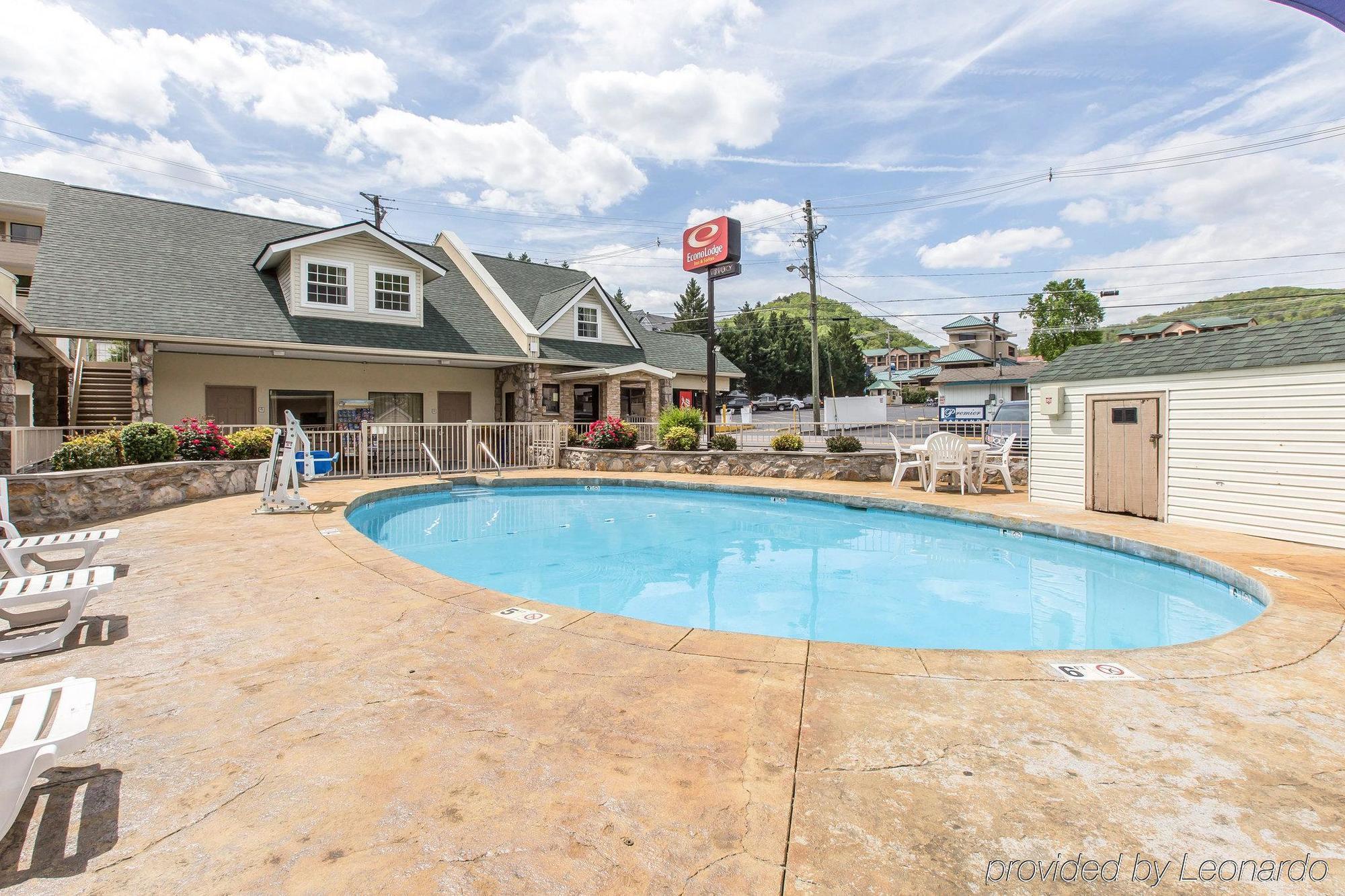 Econo Lodge Inn & Suites Gatlinburg At The Convention Center Luaran gambar