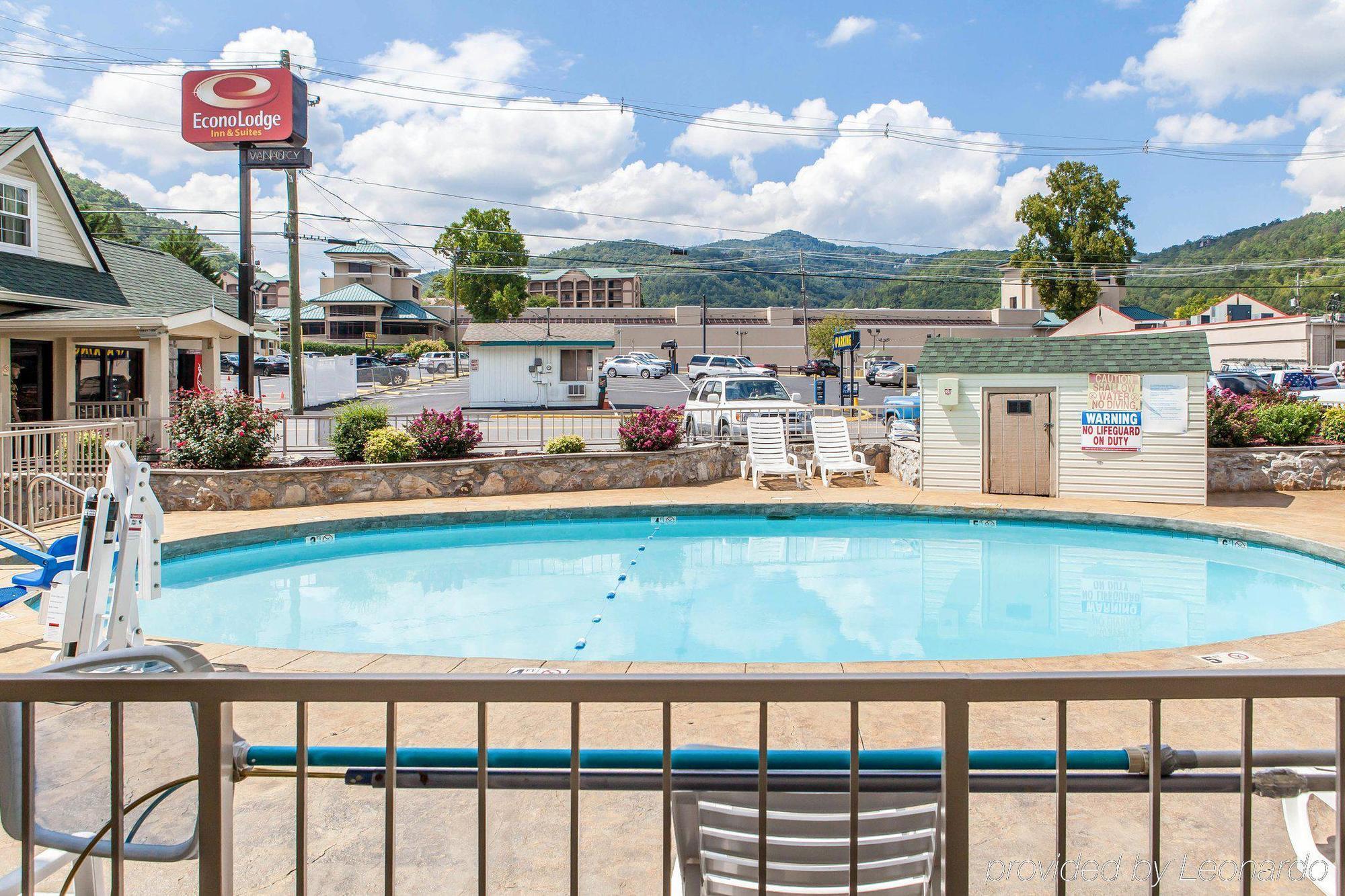 Econo Lodge Inn & Suites Gatlinburg At The Convention Center Luaran gambar