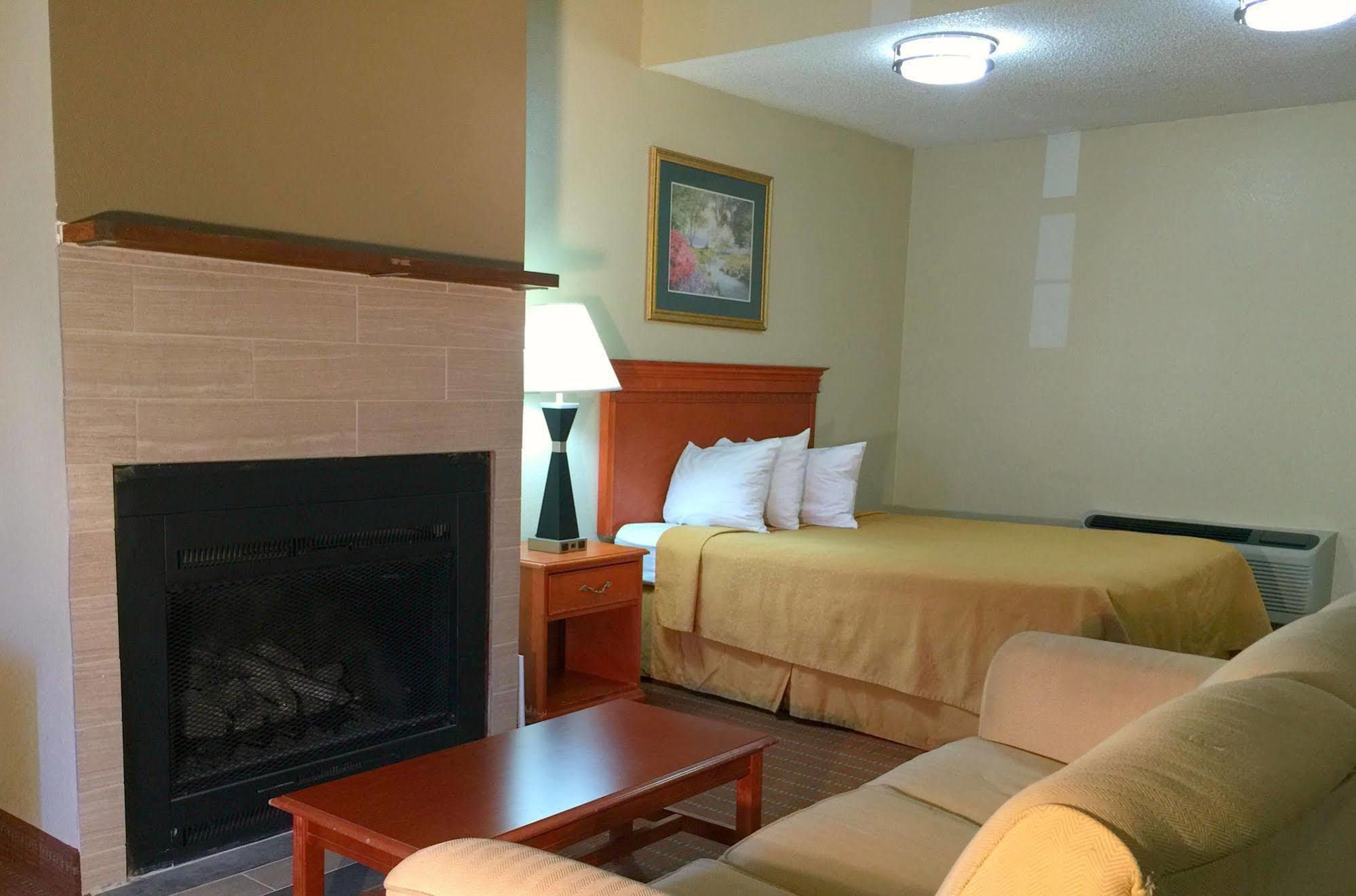 Econo Lodge Inn & Suites Gatlinburg At The Convention Center Luaran gambar
