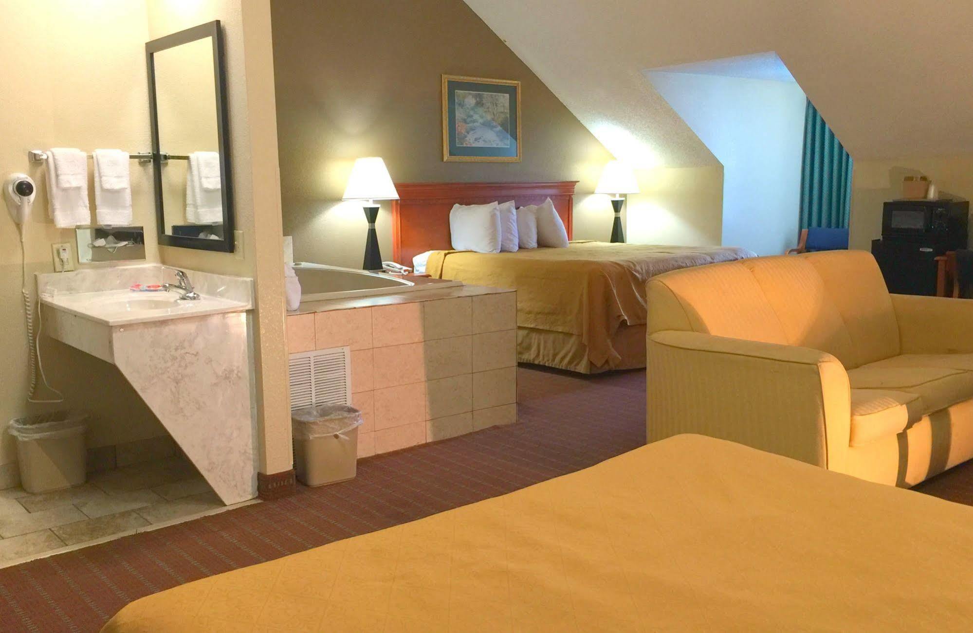 Econo Lodge Inn & Suites Gatlinburg At The Convention Center Luaran gambar