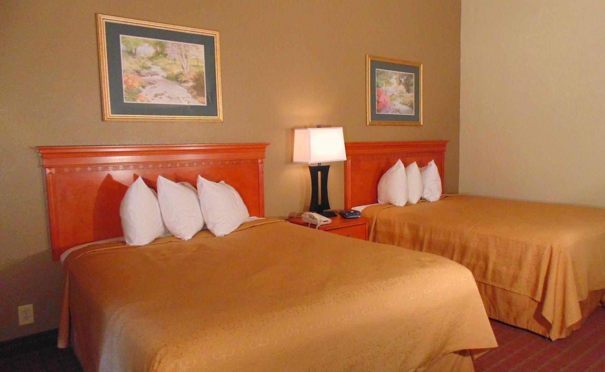 Econo Lodge Inn & Suites Gatlinburg At The Convention Center Luaran gambar