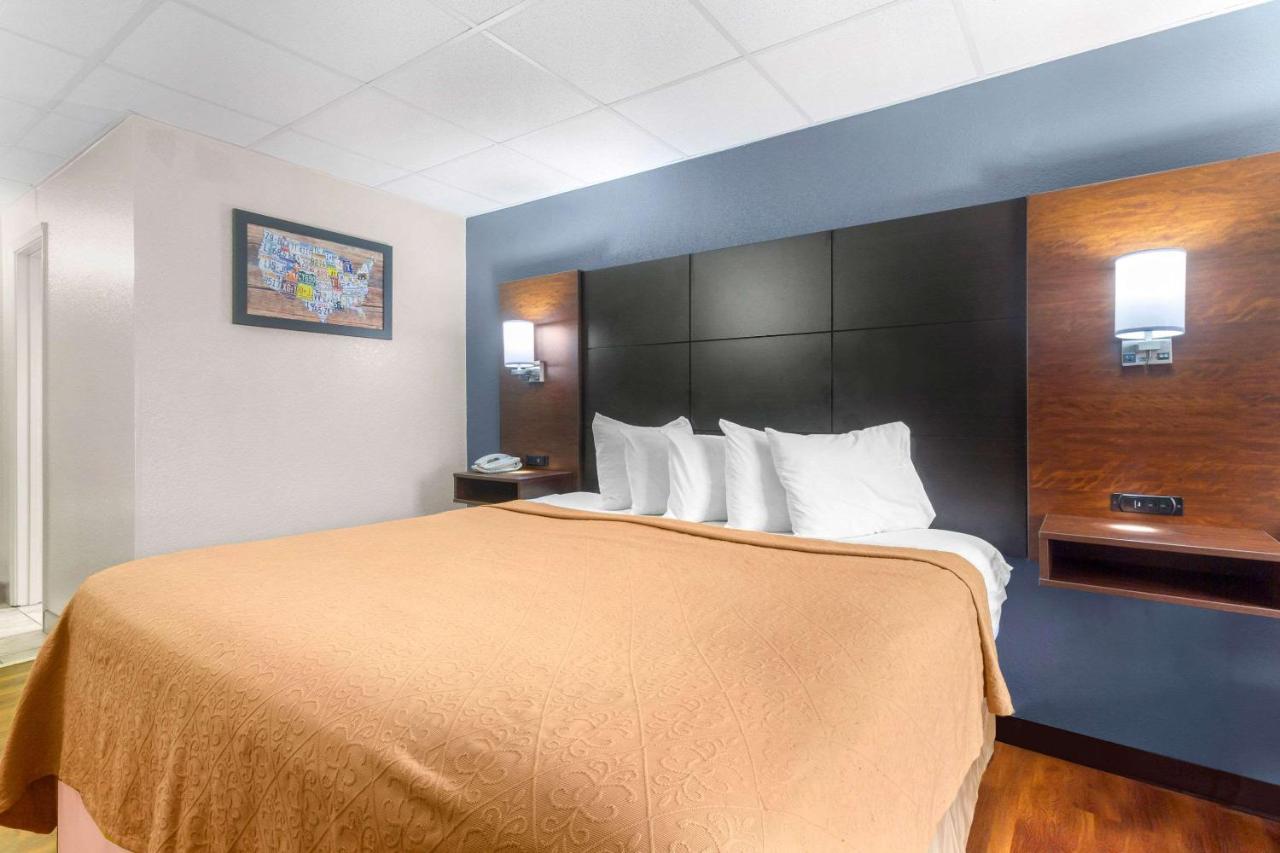Econo Lodge Inn & Suites Gatlinburg At The Convention Center Luaran gambar