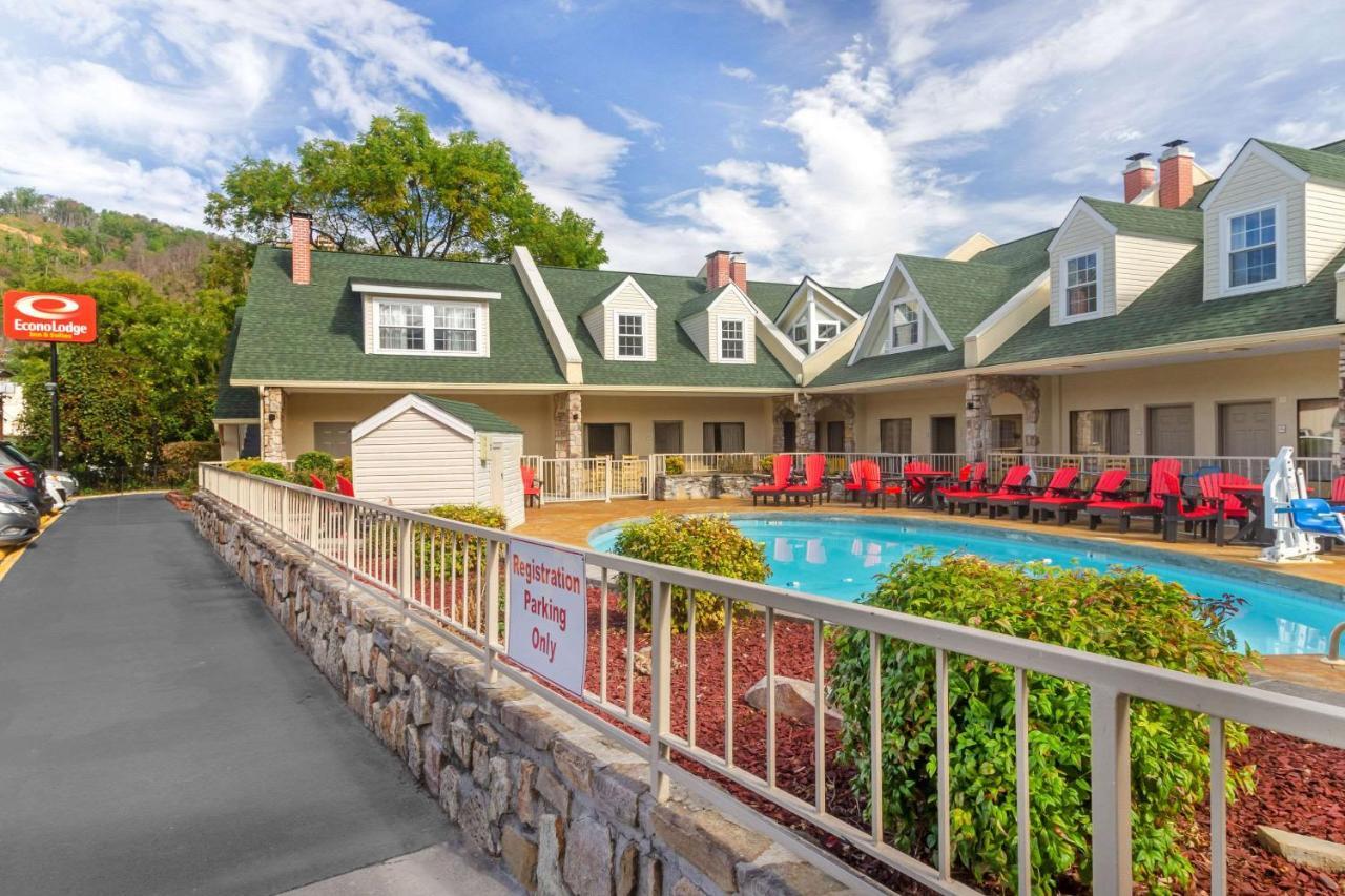 Econo Lodge Inn & Suites Gatlinburg At The Convention Center Luaran gambar